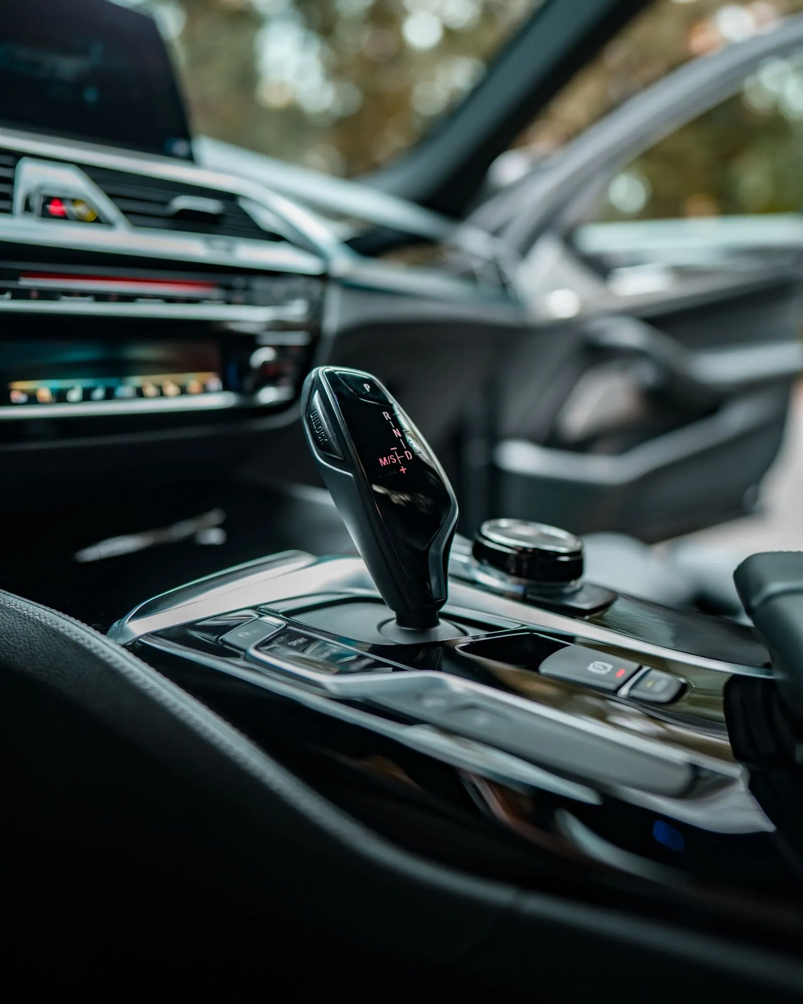 Švarus automobilio salonas po ozonavimo